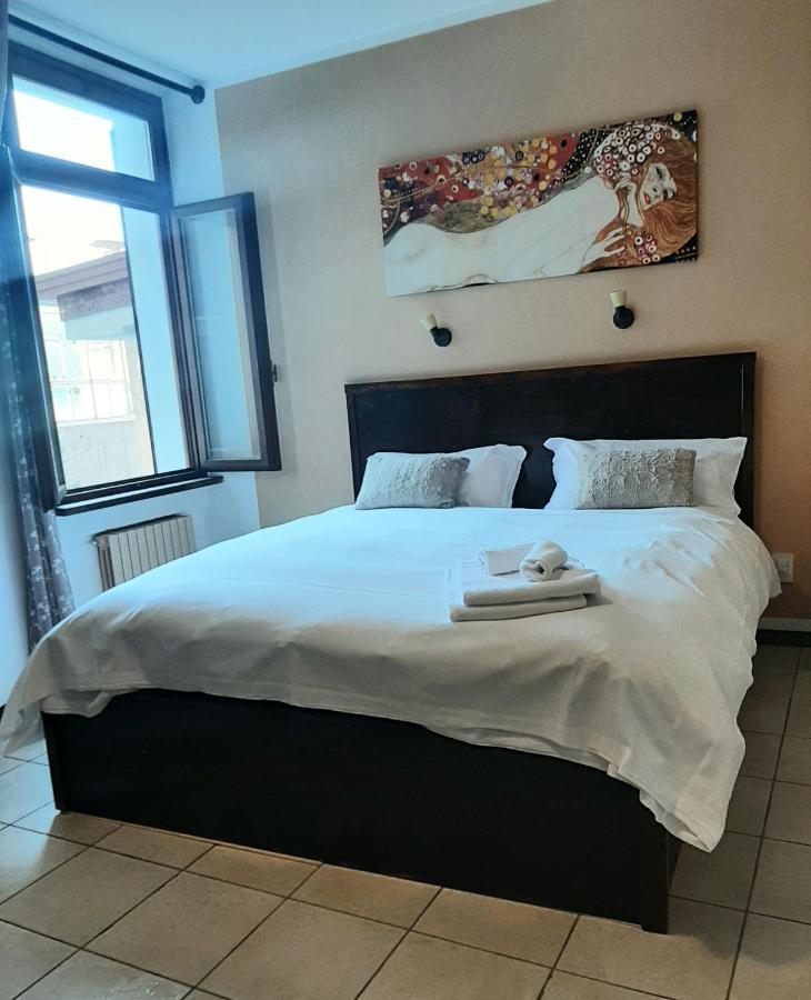 Camere Porto Vecchio Con Parcheggio A Pochi Passi Dal Castello Malcesine Exterior photo