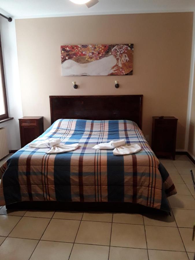Camere Porto Vecchio Con Parcheggio A Pochi Passi Dal Castello Malcesine Exterior photo